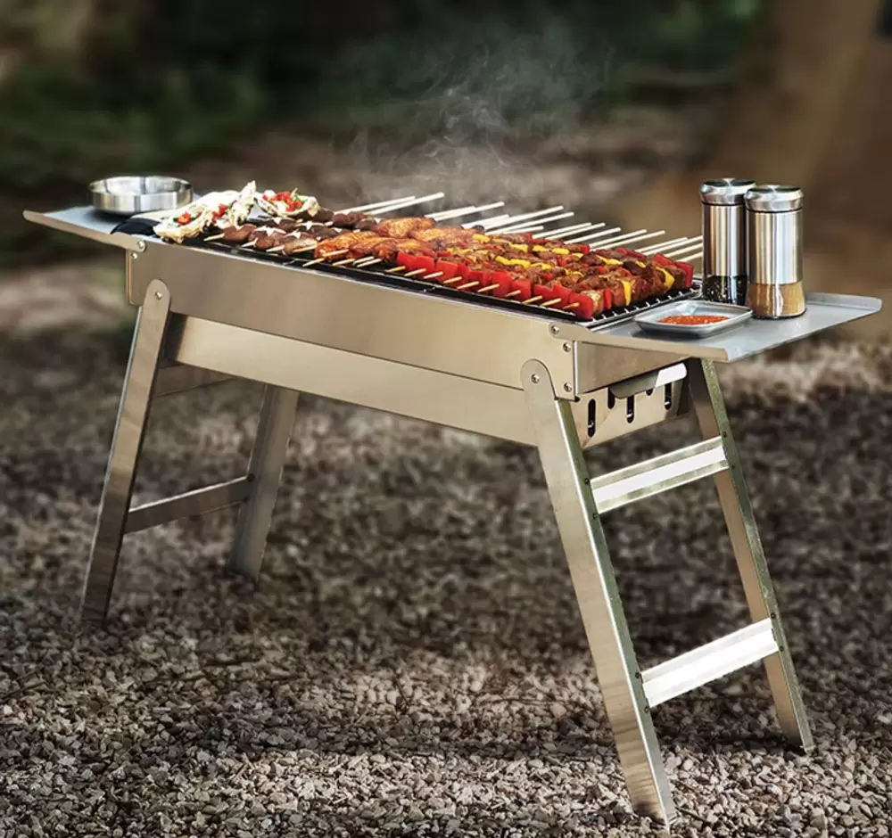 Minimalist folding charcoal barbecue stove