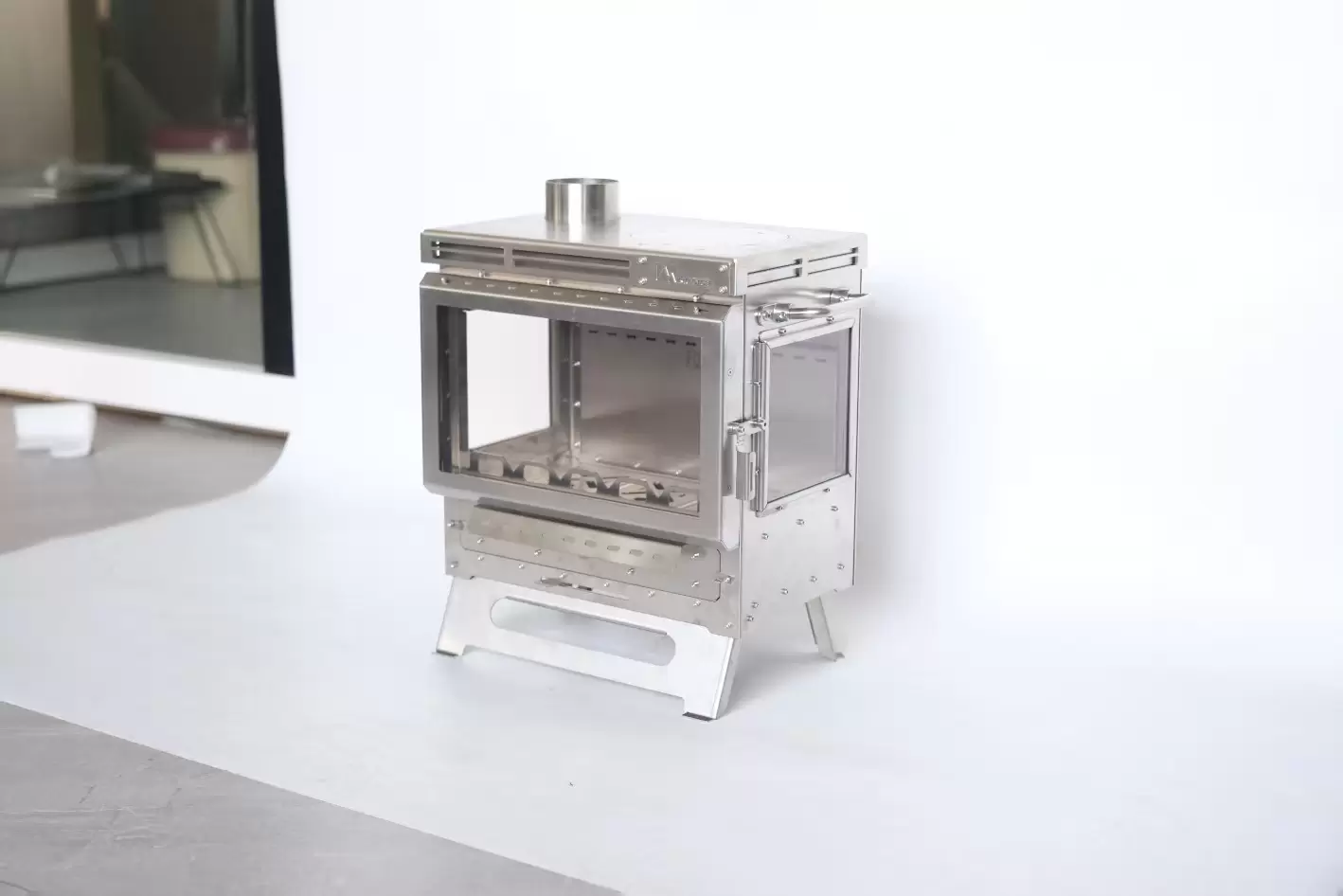 Multi-scene adaptive static burning tent furnace