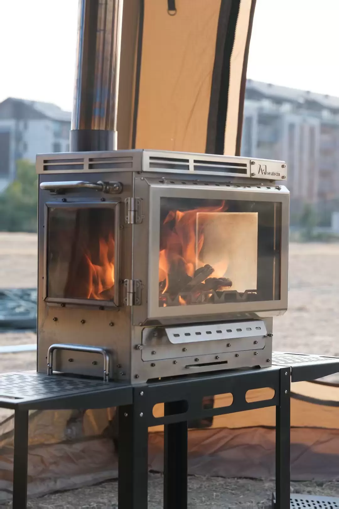 Multi-scene adaptive static burning tent furnace