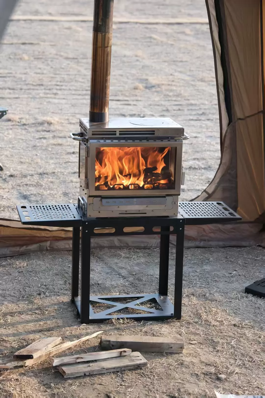 Multi-scene adaptive static burning tent furnace