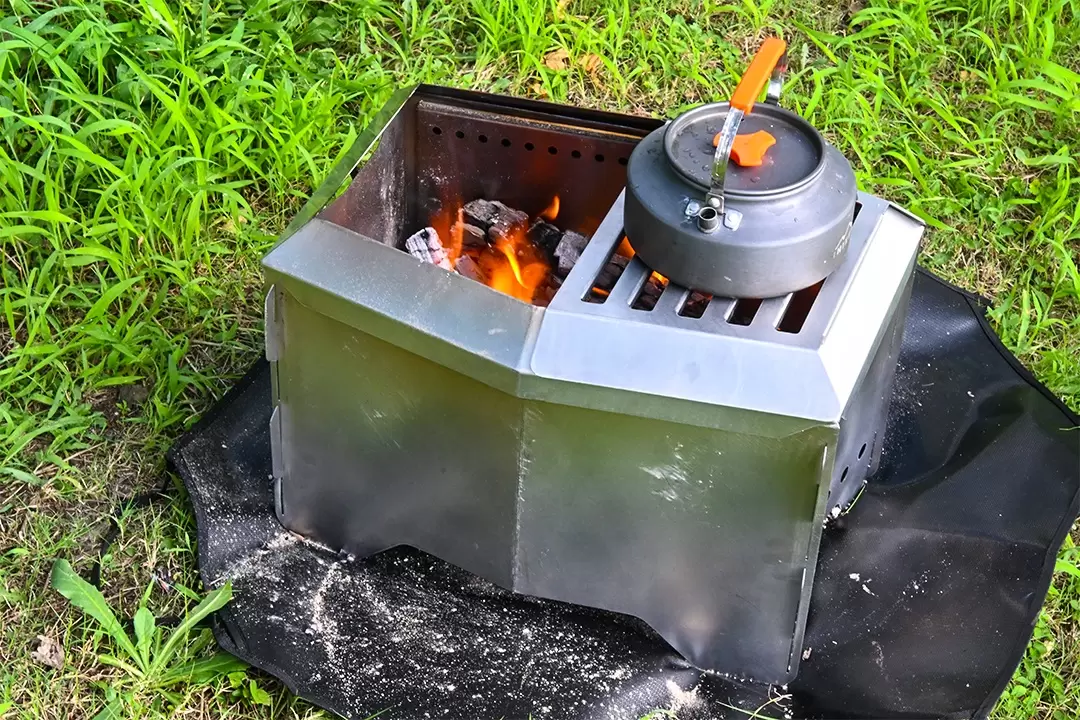 Ultra quiet foldable secondary combustion pit